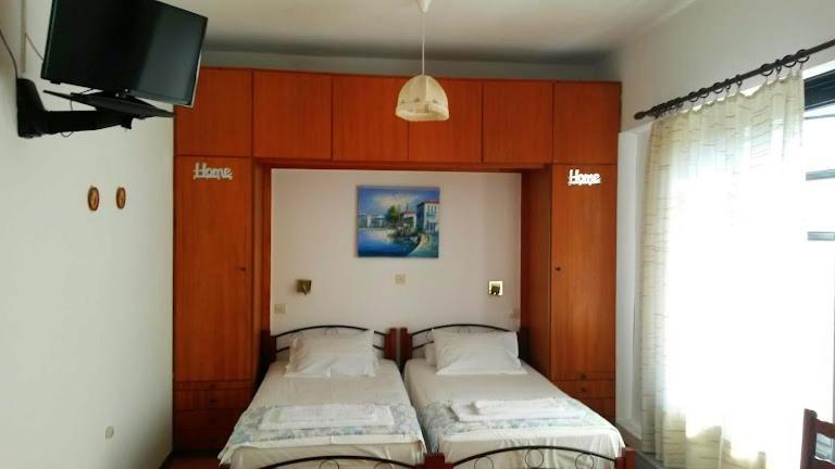 Kostas Studios Apartments - Ενοικιαζόμενα Δωμάτια Με Κουζινάκι ミリナ エクステリア 写真