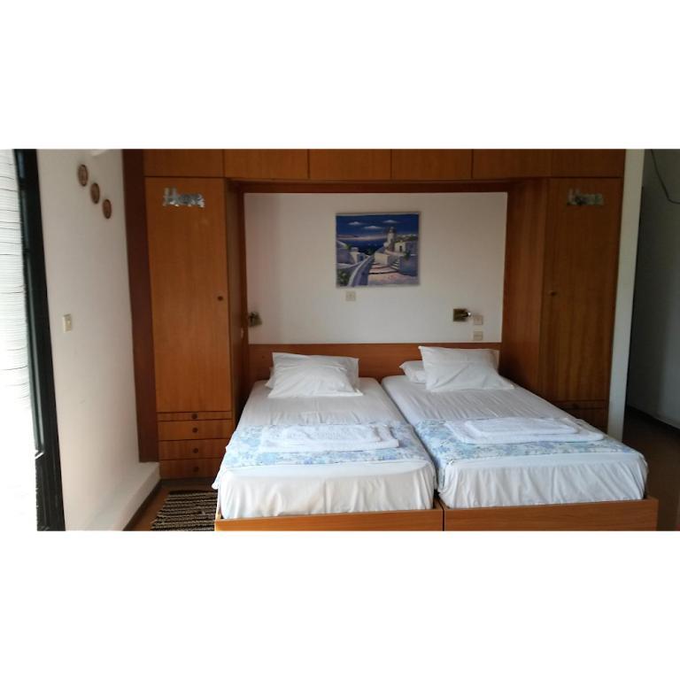 Kostas Studios Apartments - Ενοικιαζόμενα Δωμάτια Με Κουζινάκι ミリナ エクステリア 写真