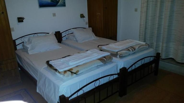 Kostas Studios Apartments - Ενοικιαζόμενα Δωμάτια Με Κουζινάκι ミリナ エクステリア 写真