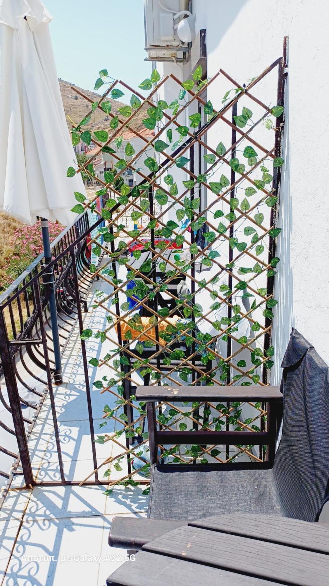 Kostas Studios Apartments - Ενοικιαζόμενα Δωμάτια Με Κουζινάκι ミリナ エクステリア 写真