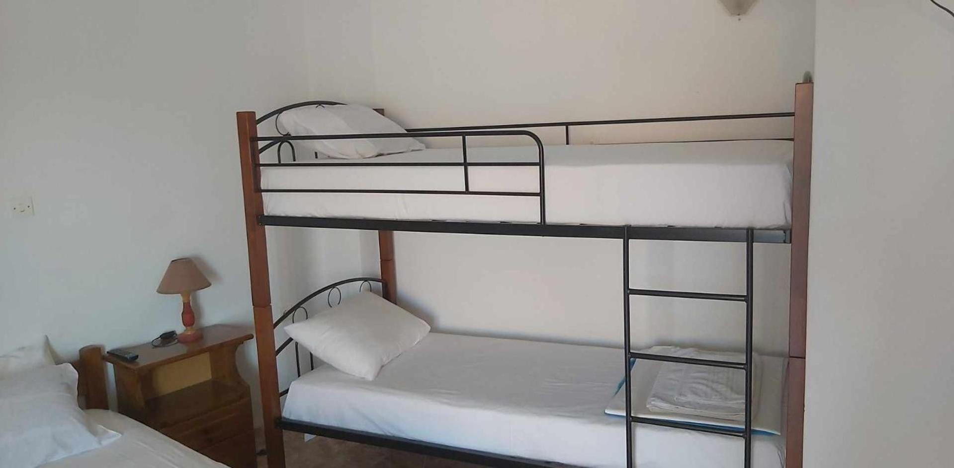 Kostas Studios Apartments - Ενοικιαζόμενα Δωμάτια Με Κουζινάκι ミリナ エクステリア 写真