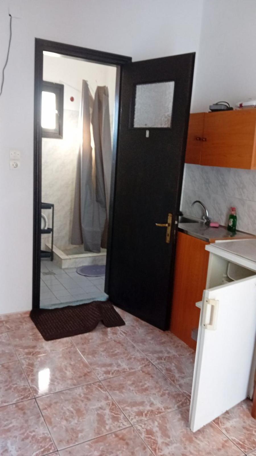 Kostas Studios Apartments - Ενοικιαζόμενα Δωμάτια Με Κουζινάκι ミリナ エクステリア 写真
