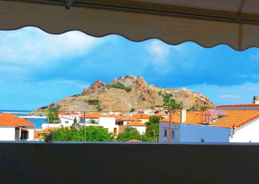 Kostas Studios Apartments - Ενοικιαζόμενα Δωμάτια Με Κουζινάκι ミリナ エクステリア 写真