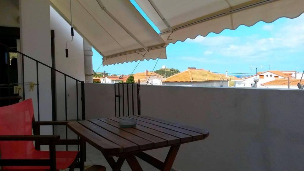 Kostas Studios Apartments - Ενοικιαζόμενα Δωμάτια Με Κουζινάκι ミリナ エクステリア 写真