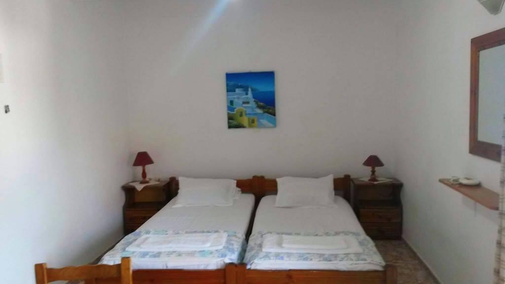 Kostas Studios Apartments - Ενοικιαζόμενα Δωμάτια Με Κουζινάκι ミリナ エクステリア 写真